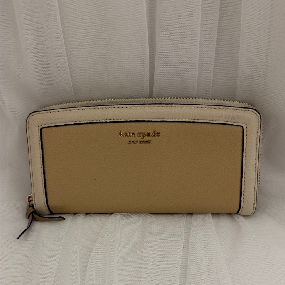 Kate Spade Beige Wallet